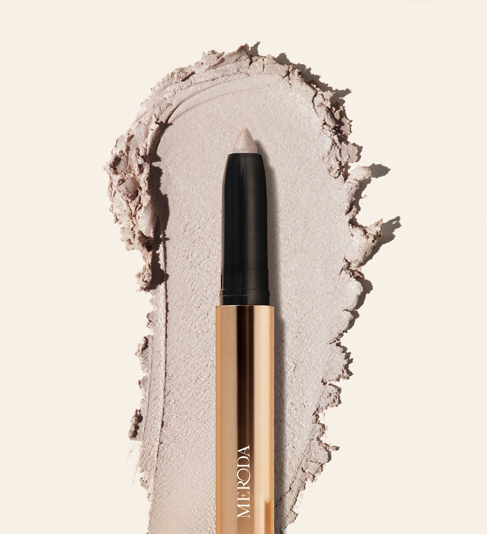 Meroda Eye Perfecting Shimmer Stick in Pearl met een crèmige, stralende textuur swatch voor een heldere blik